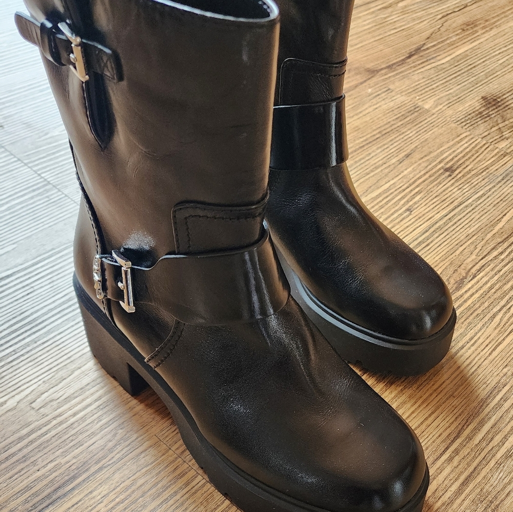 New Women's Michael Kors Perry Crinkled Patent Leather Boot - Picture 10 of 16